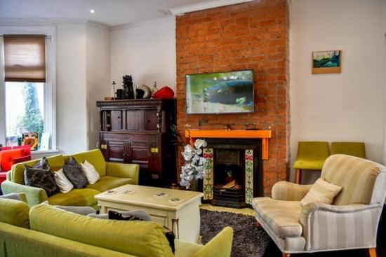 Quirky 4 Bedroom Apartment With Terrace Cardiff Dış mekan fotoğraf