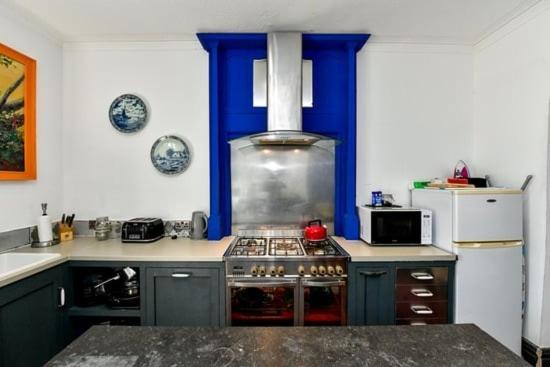 Quirky 4 Bedroom Apartment With Terrace Cardiff Dış mekan fotoğraf