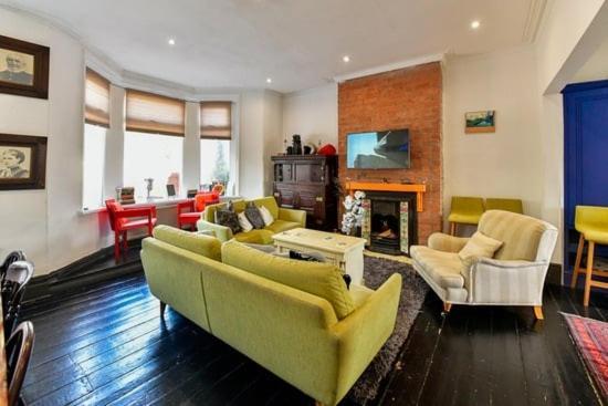 Quirky 4 Bedroom Apartment With Terrace Cardiff Dış mekan fotoğraf