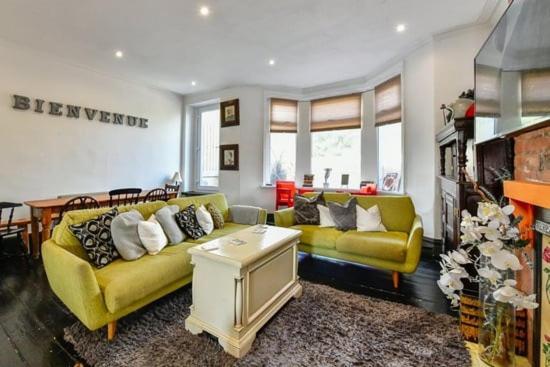 Quirky 4 Bedroom Apartment With Terrace Cardiff Dış mekan fotoğraf