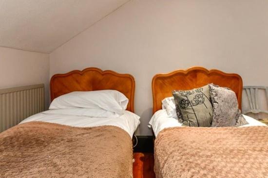 Quirky 4 Bedroom Apartment With Terrace Cardiff Dış mekan fotoğraf